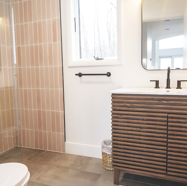Gardiner Outpost - Bathroom